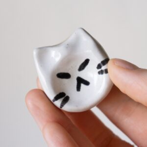 Worry Stone: White Cat